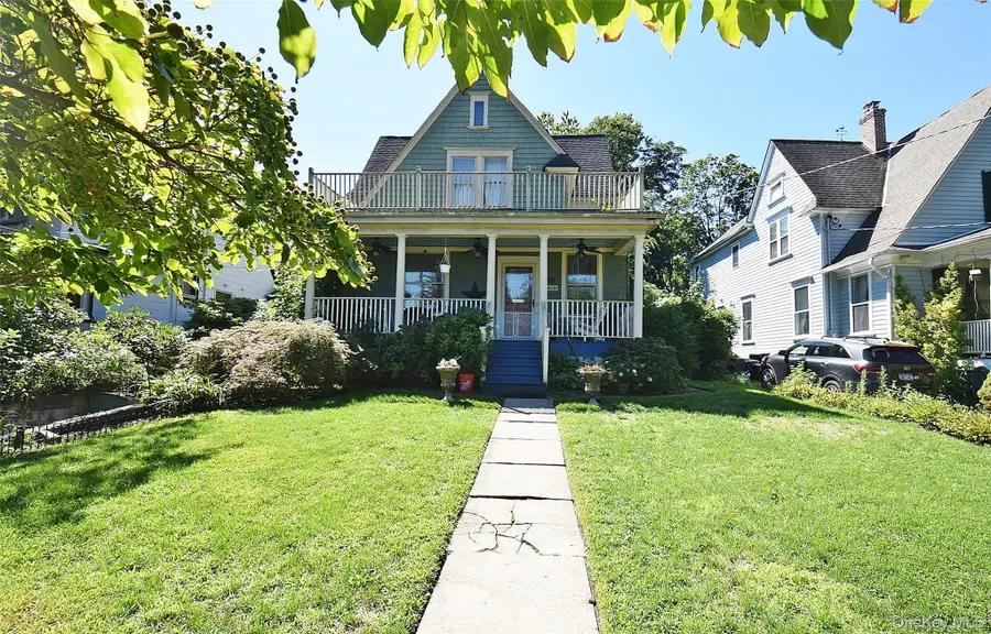 24038 Poplar Street, Douglaston, NY 11363 - Image #2