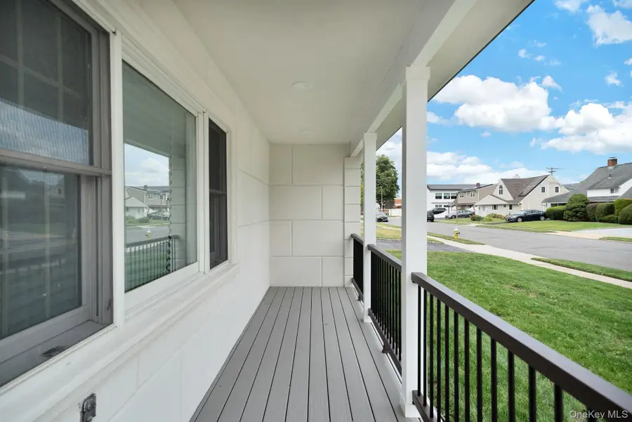 18 Mist Lane, Westbury, NY 11590 - Image #3