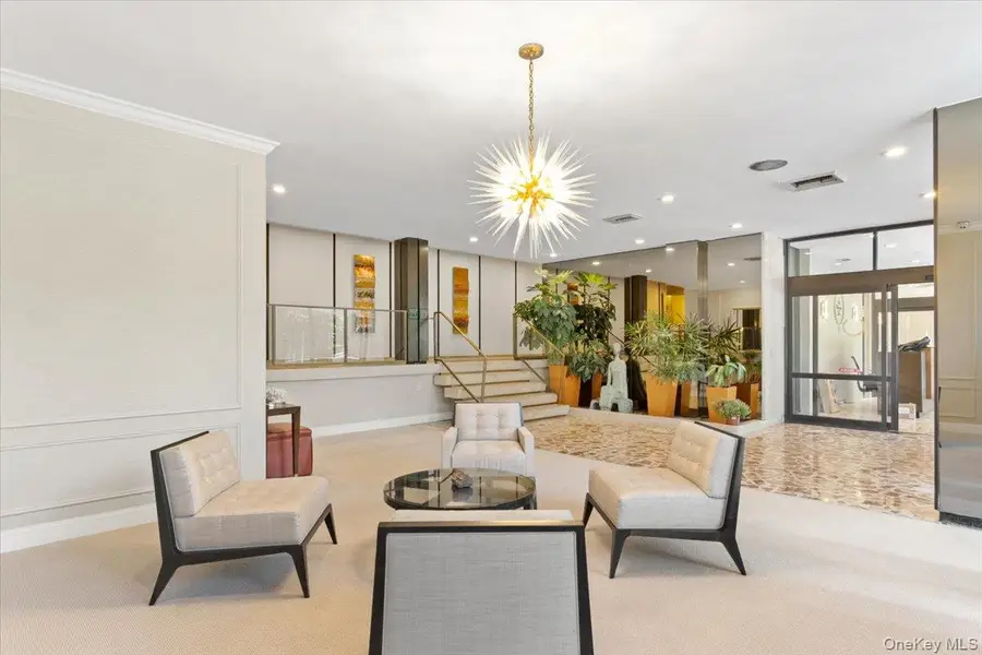 1 Kensington Gate #112, Great Neck, NY 11023 - Image #2