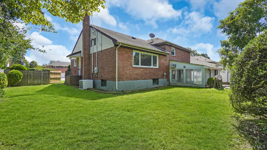 827 Eastfield Road, Westbury, NY 11590 - Image #3