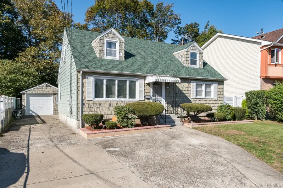 472 Emerson Street, Uniondale, NY 11553 - Image #2