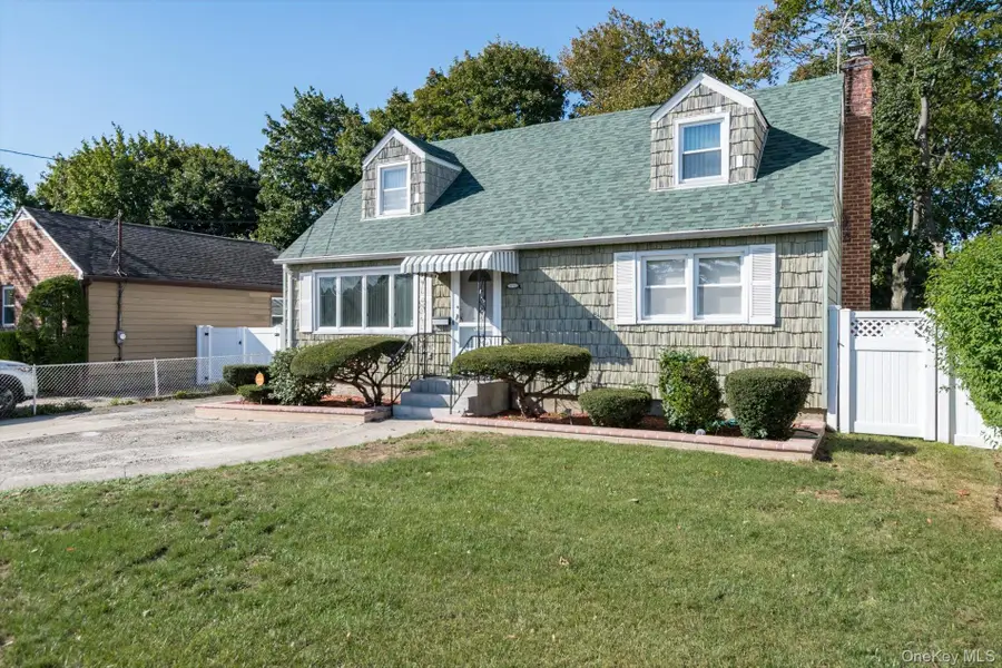 472 Emerson Street, Uniondale, NY 11553 - Image #3