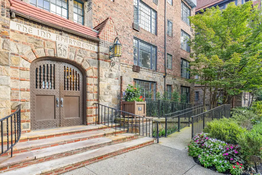 20 Continental Avenue #2R, Forest Hills, NY 11375 - Image #2