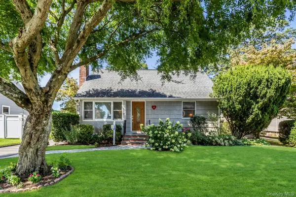 19 Timber Road, Glen Cove, NY 11542