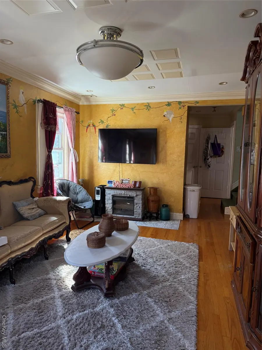 165 Heathcote Road, Elmont, NY 11003 - Image #3