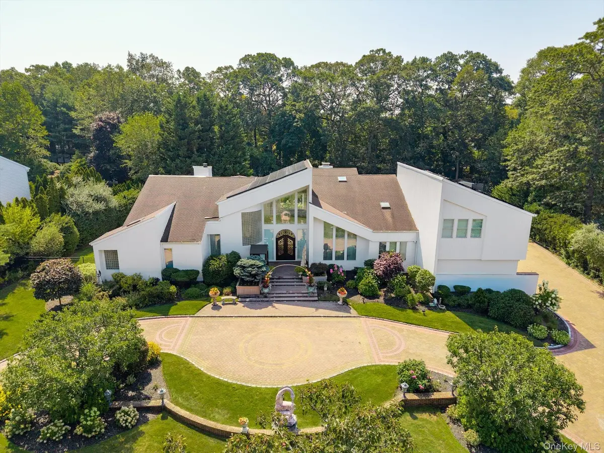 9 Scenic View Court, Dix Hills, NY 11746 - Image #1