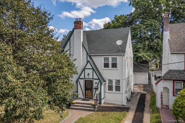 11461 176th Street, Addisleigh Park, NY 11434