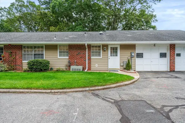 48 Trent Court #B, Ridge, NY 11961