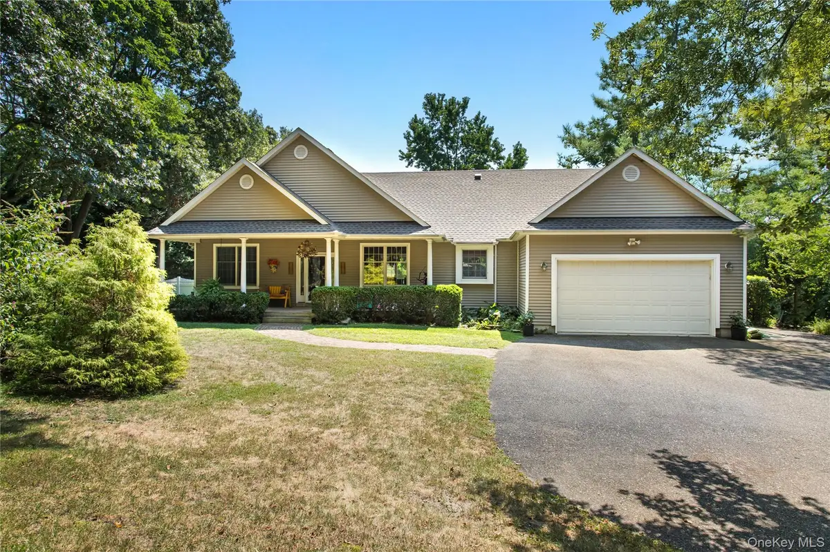 41 Park Drive, Riverhead, NY 11901 - Image #1