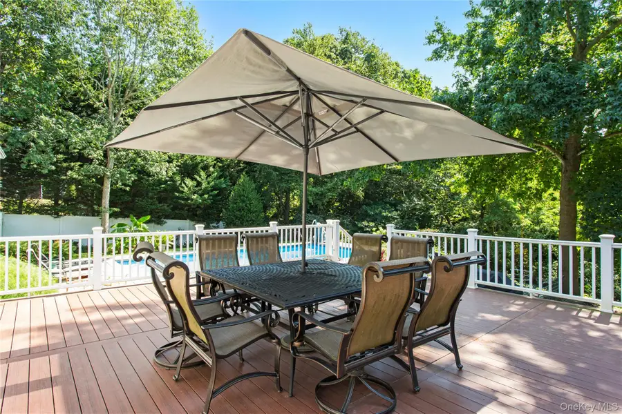 41 Park Drive, Riverhead, NY 11901 - Image #2