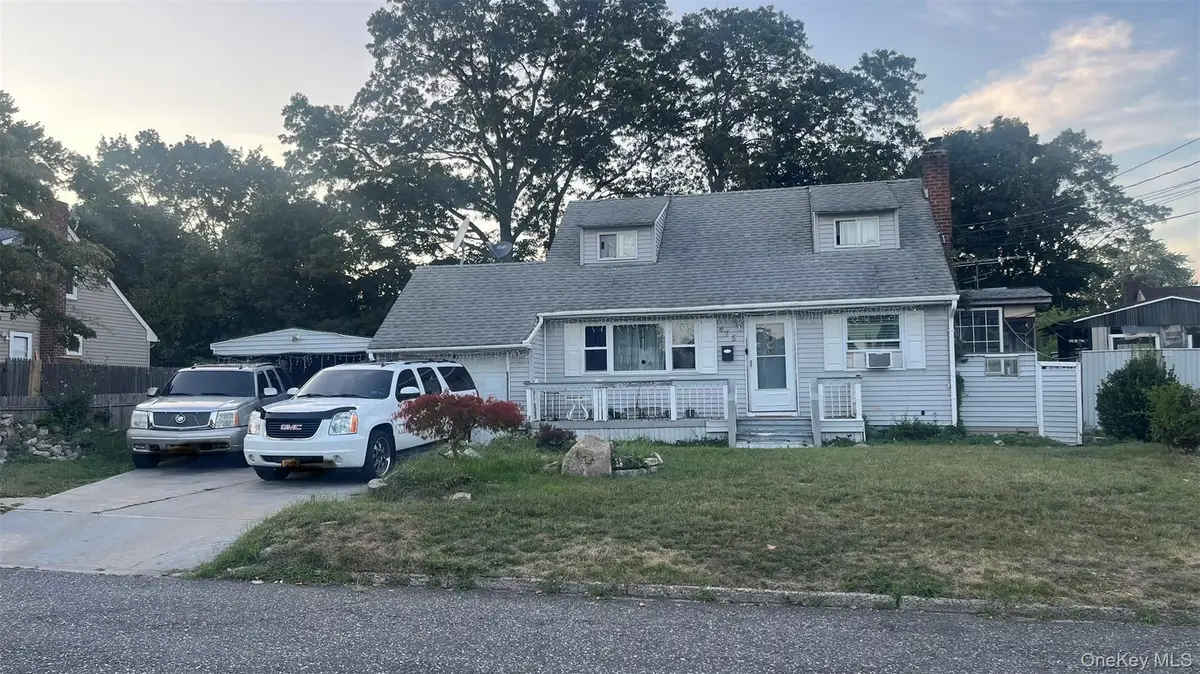 475 Clift Street, Central Islip, NY 11722 - Image #1