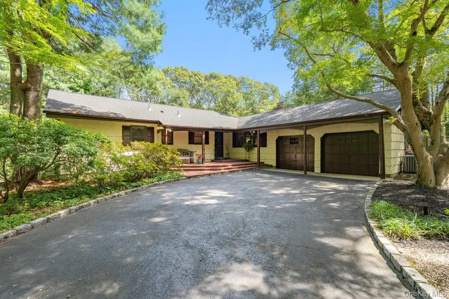 7 Chatham Place, Dix Hills, NY 11746 - Image #2