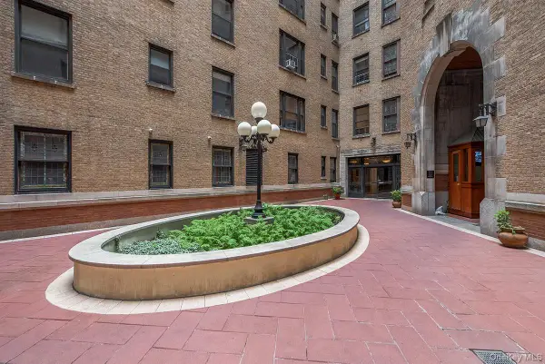 800 Riverside Drive #1G, New York (Manhattan), NY 10032