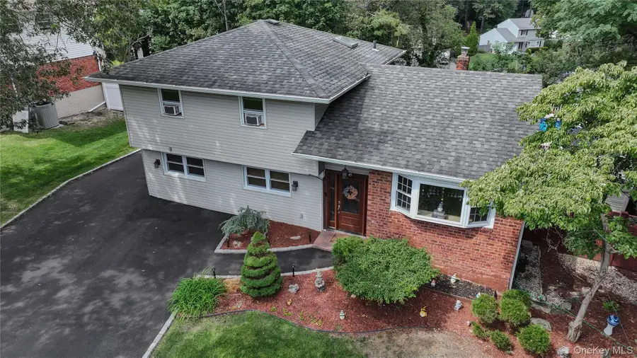 45 Harvard Lane, Commack, NY 11725 - Image #2