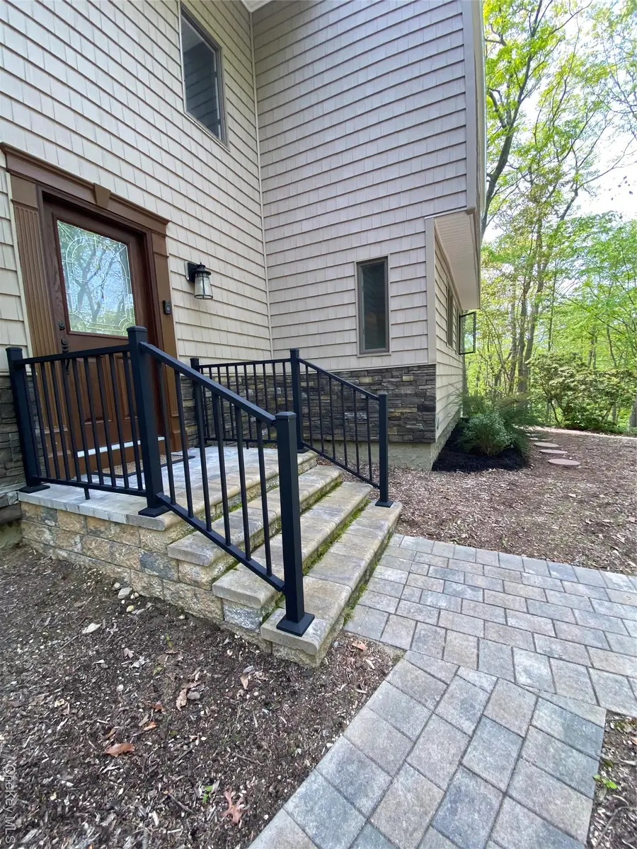 64 Hollow Road Hollow, Stony Brook, NY 11790 - Image #2