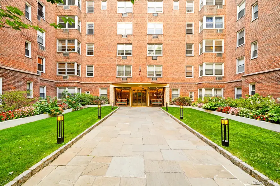 120 E Hartsdale Avenue #3M, Hartsdale, NY 10530 - Image #2