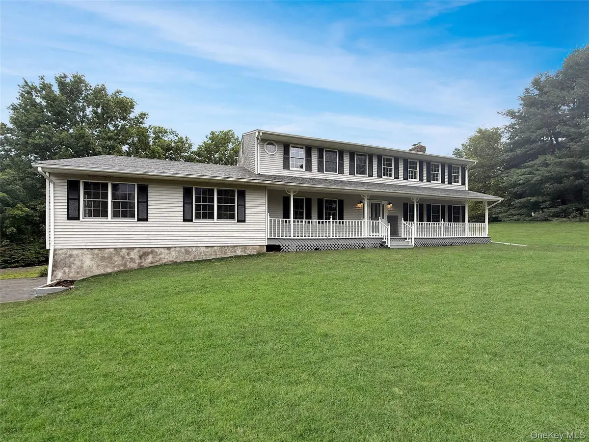 325 Jackson Avenue, New Windsor, NY 12553 - Image #1