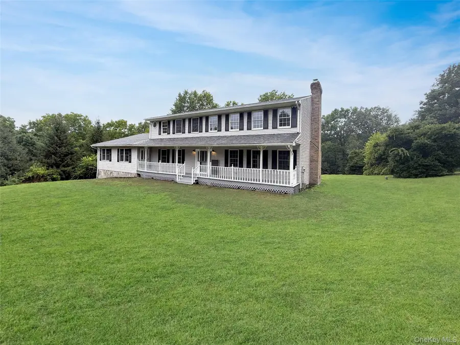 325 Jackson Avenue, New Windsor, NY 12553 - Image #2