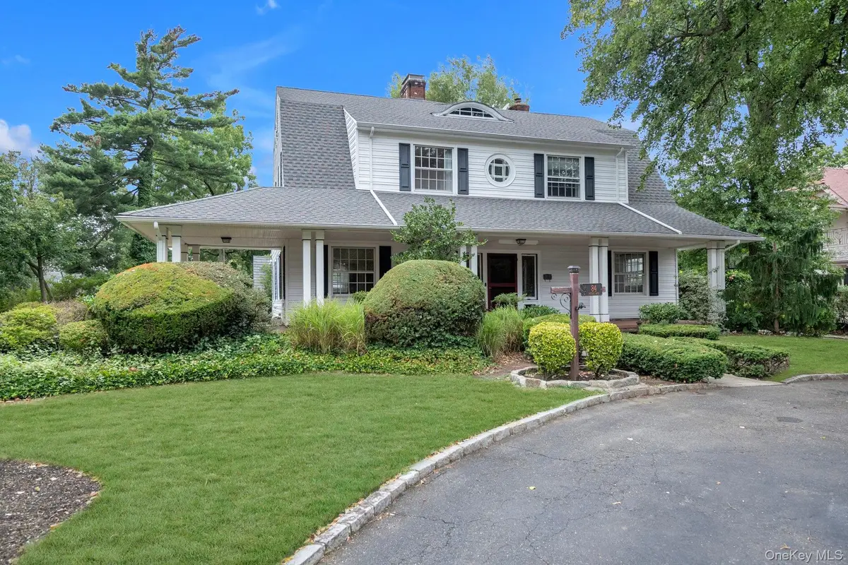 84 Nassau Boulevard, Garden City, NY 11530 - Image #1