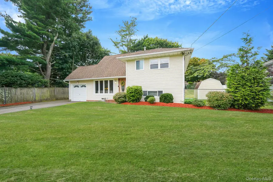 41 Wiltshire Drive, Commack, NY 11725 - Image #2