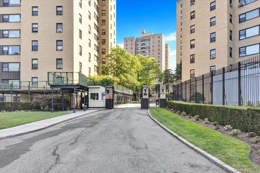 4 Fordham Hill Oval #16C, Bronx, NY 10468 - Image #2