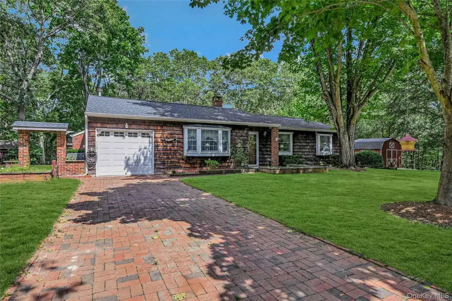 3 Peter Court, Manorville, NY 11949 - Image #3