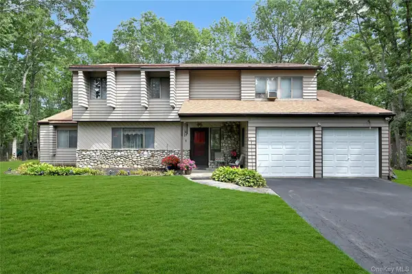 15 Hastings Drive, Ridge, NY 11961