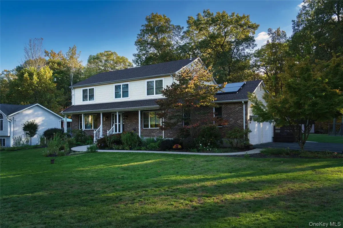 323 Sycamore Drive, New Windsor, NY 12553 - Image #1