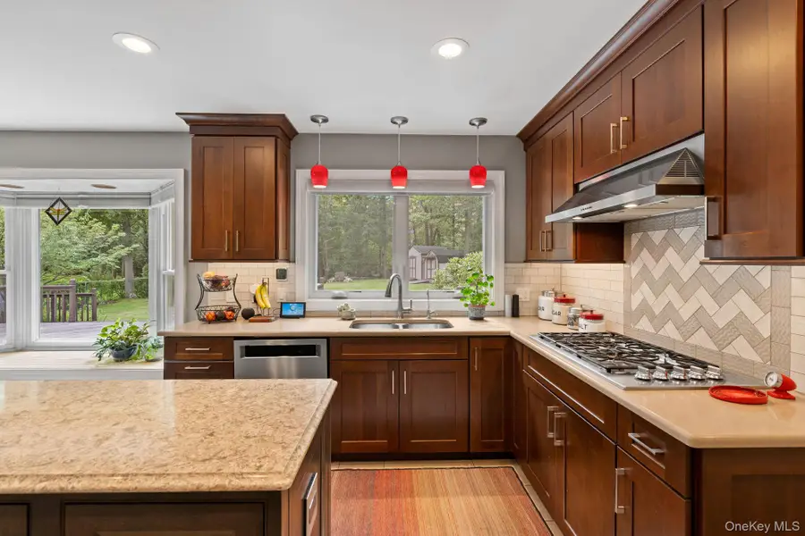 323 Sycamore Drive, New Windsor, NY 12553 - Image #2