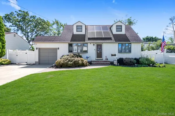 20 Hazel Avenue, Farmingdale, NY 11735