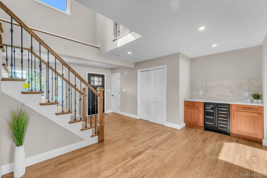 19 Marianna Place, East Islip, NY 11730 - Image #3