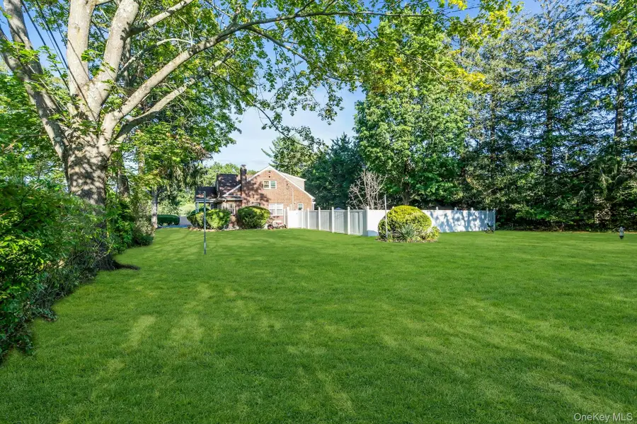 24 Ormond Street, Dix Hills, NY 11746 - Image #2