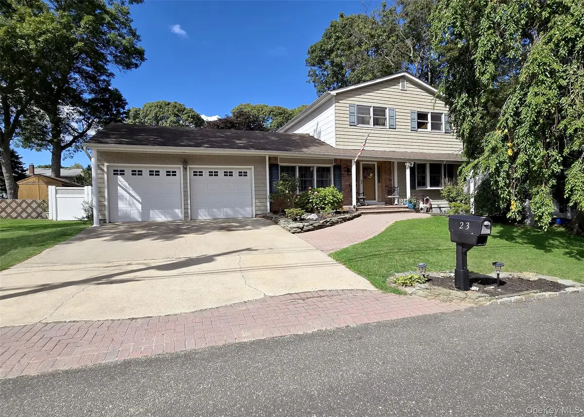 423 Alphabet Street, Holbrook, NY 11741 - Image #1