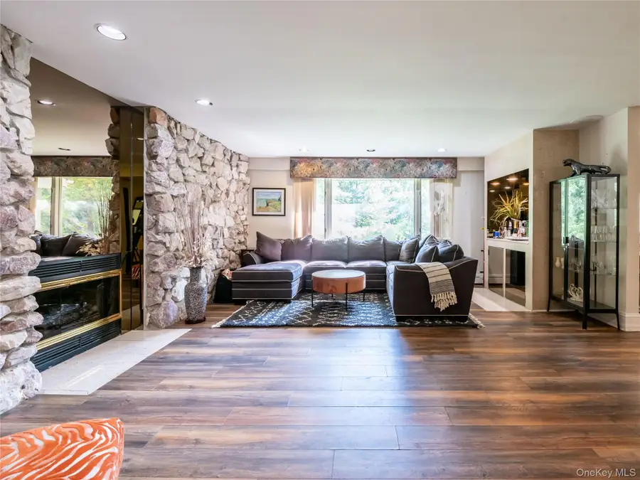 100 Station Road, Great Neck, NY 11023 - Image #3