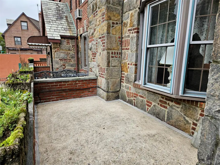 81-28 77 Avenue, Glendale, NY 11385 - Image #2