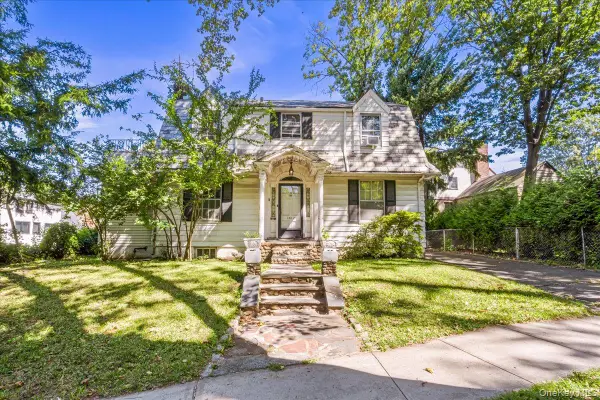 18019 Grand Central Parkway, Jamaica Estates, NY 11432