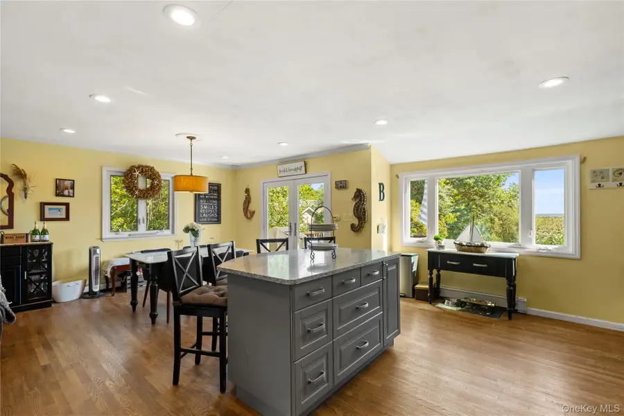 116 Cross Road, Oakdale, NY 11769 - Image #2