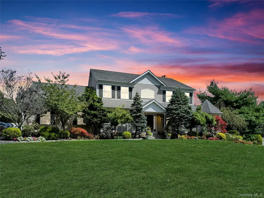 36 Ashley Circle, Manorville, NY 11949 - Image #2