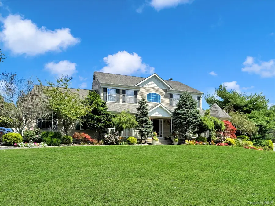 36 Ashley Circle, Manorville, NY 11949 - Image #3