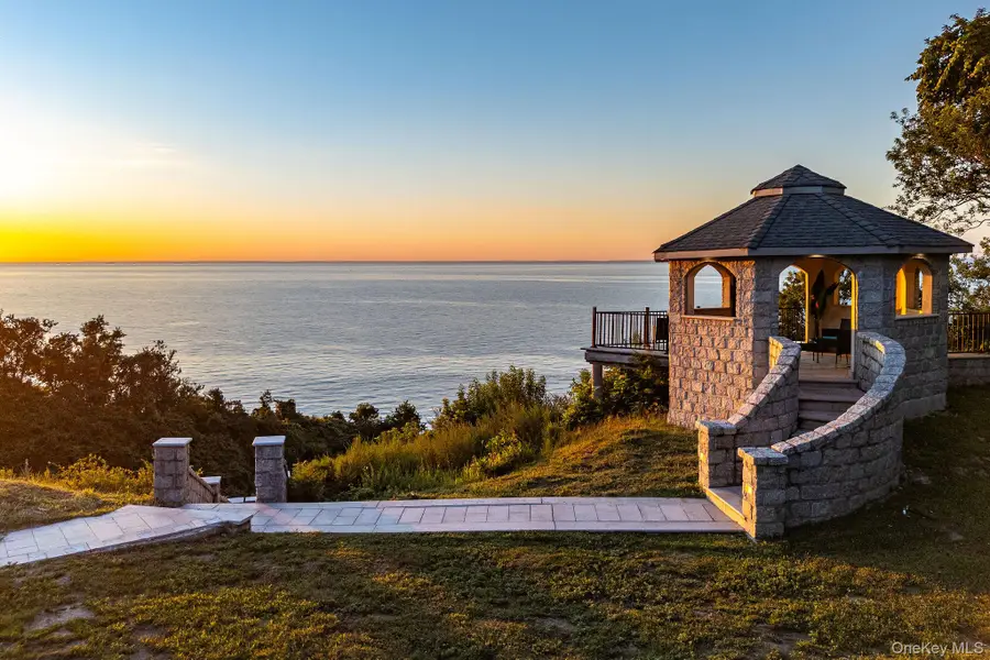 3875 Hallock Lane, Mattituck, NY 11952 - Image #3