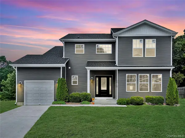 42 Chestnut Street, Coram, NY 11727