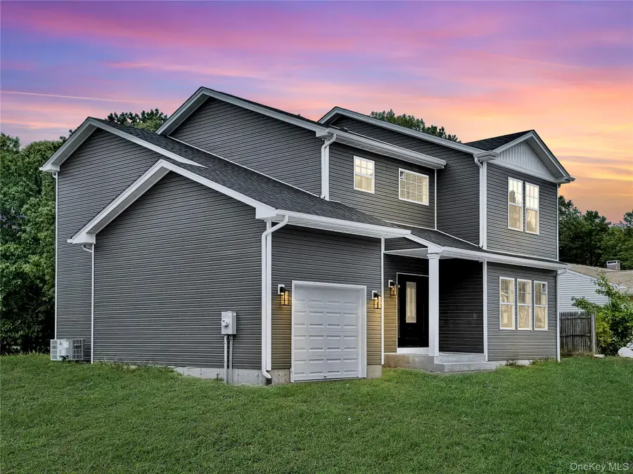 42 Chestnut Street, Coram, NY 11727 - Image #3