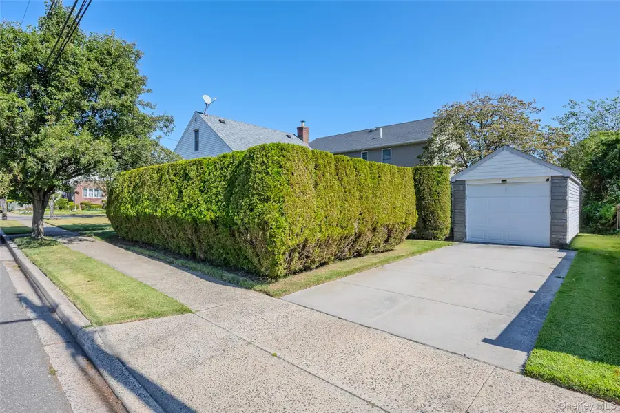 51 Stephen Avenue, New Hyde Park, NY 11040 - Image #2