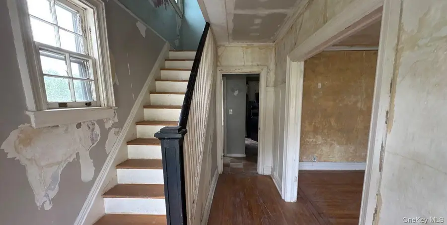 42 Stratford Road, Scarsdale, NY 10583 - Image #2