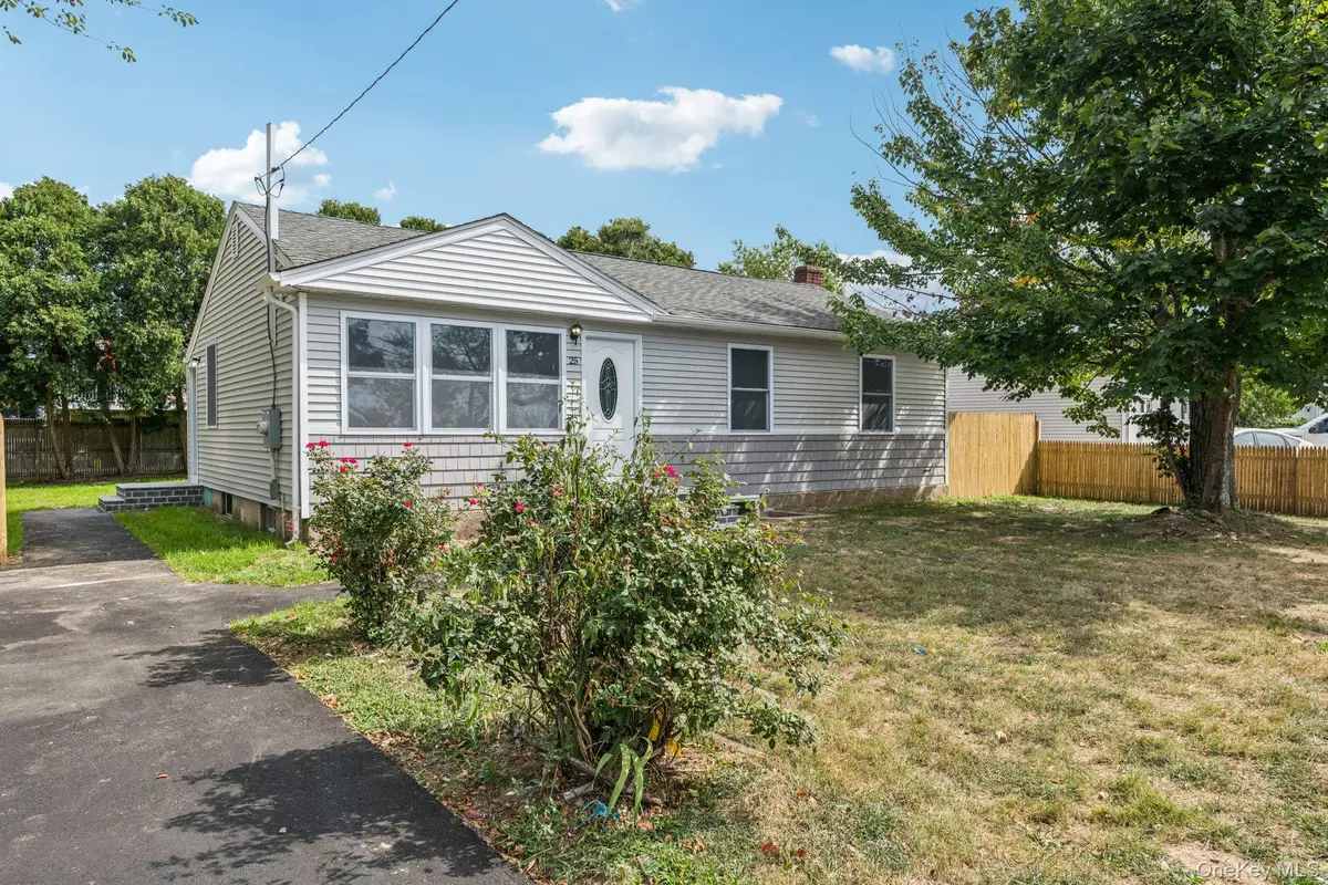 25 Candlewood Road, Bay Shore, NY 11706 - Image #1