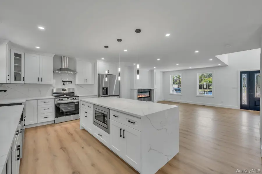 39 Lakeview Drive, Middle Island, NY 11953 - Image #3