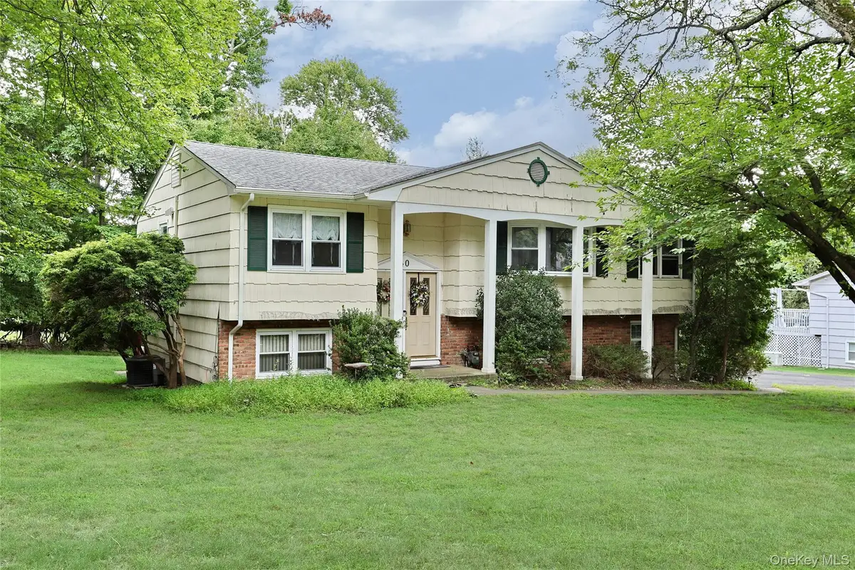 40 Eastbourne Drive, Chestnut Ridge, NY 10977 - Image #1