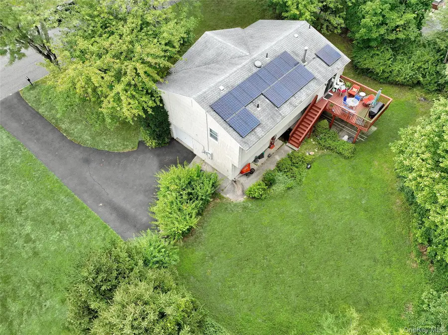 40 Eastbourne Drive, Chestnut Ridge, NY 10977 - Image #2