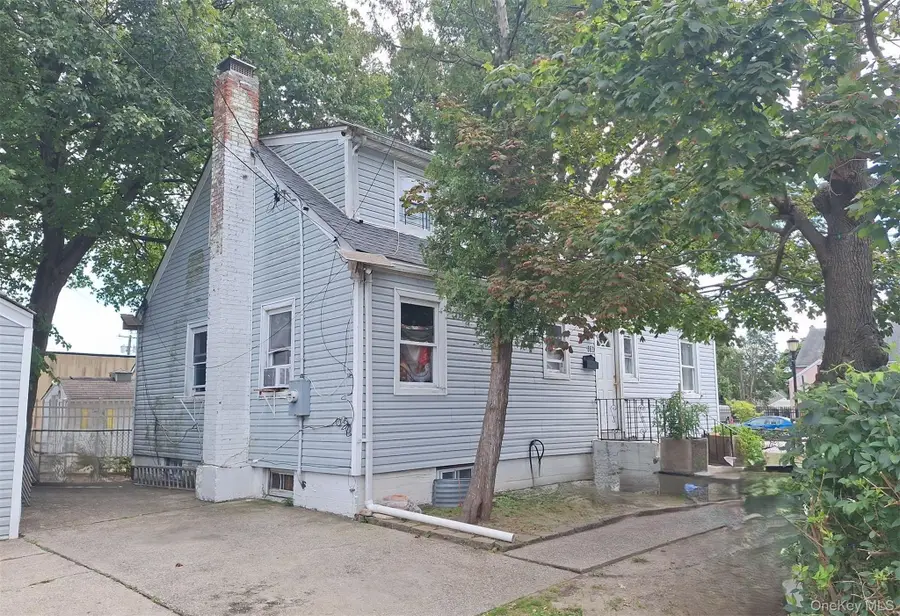 863 Prospect Avenue, Westbury, NY 11590 - Image #3