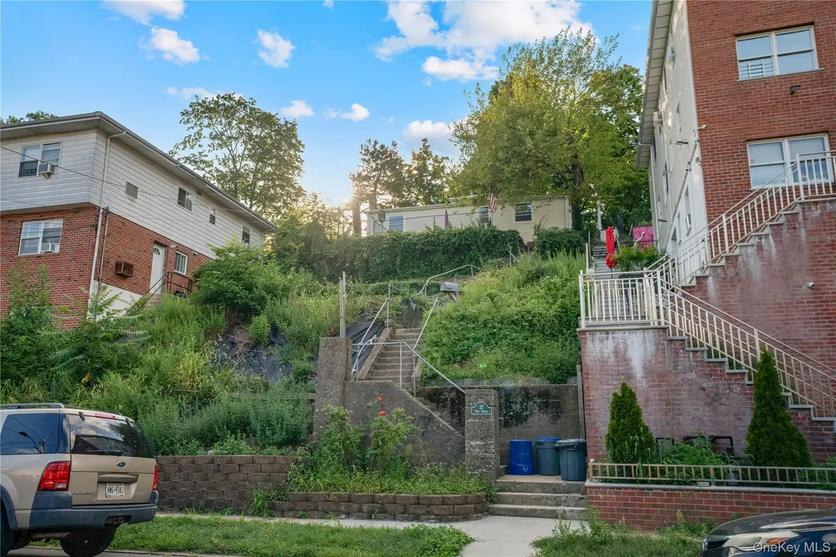 37 New Avenue, Yonkers, NY 10704 - Image #1
